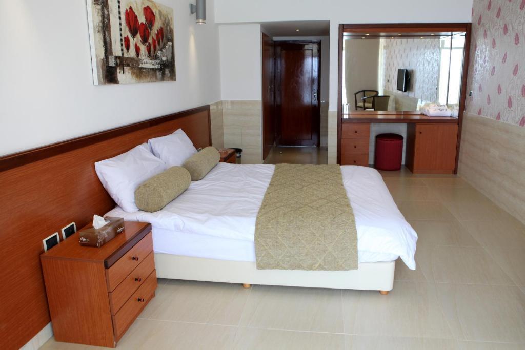 Sawary Beach Hotel Batroûn Zimmer foto