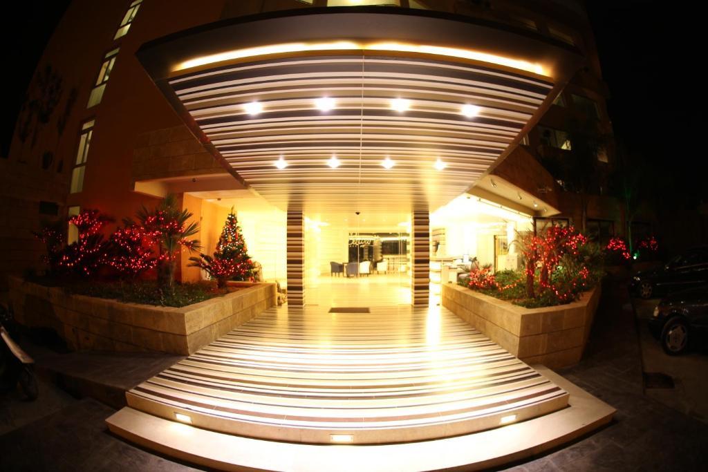 Sawary Beach Hotel Batroûn Exterior foto
